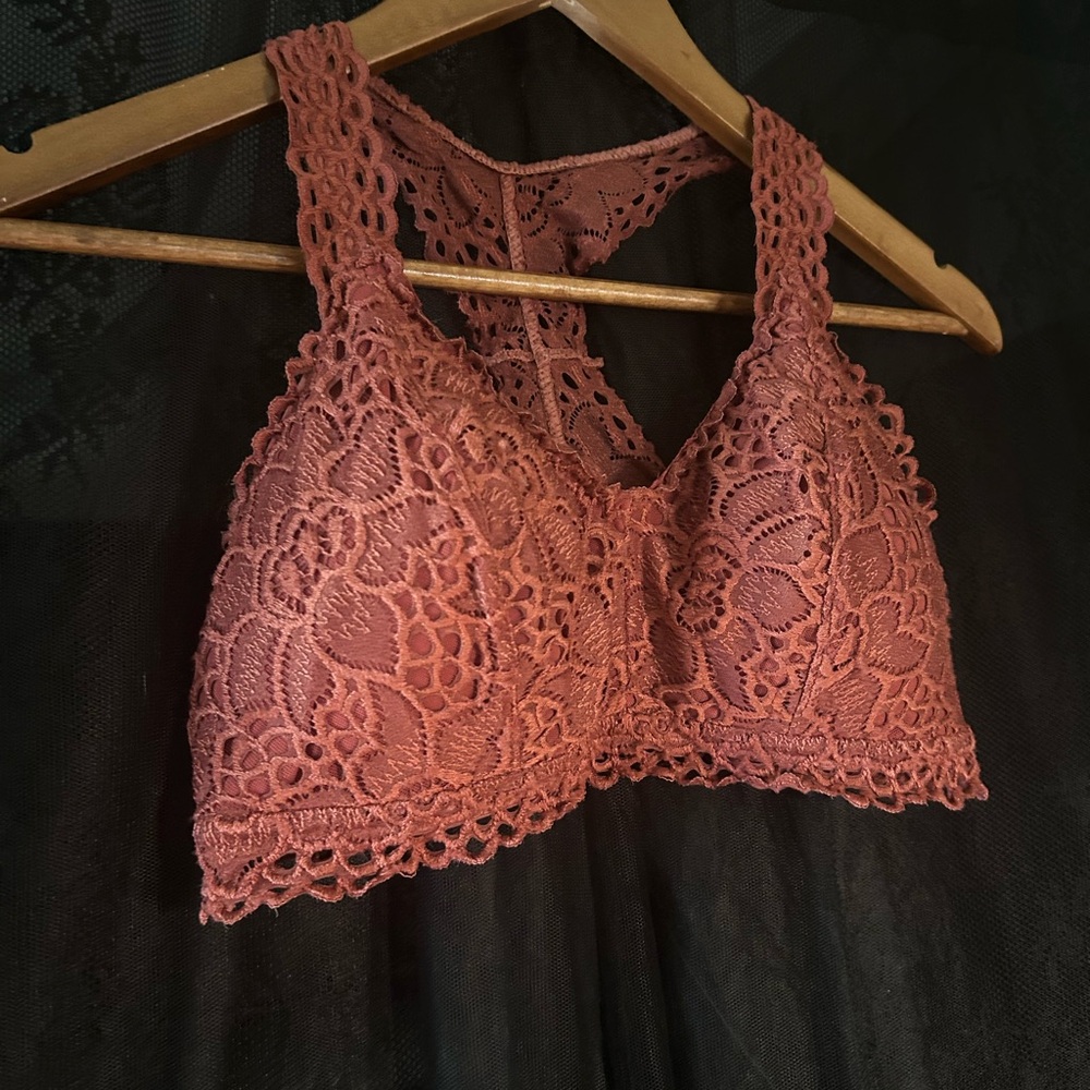 Lace Crop Top in Rust with Pads